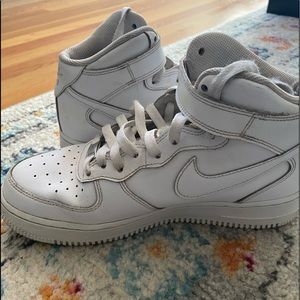 High-top nike air force